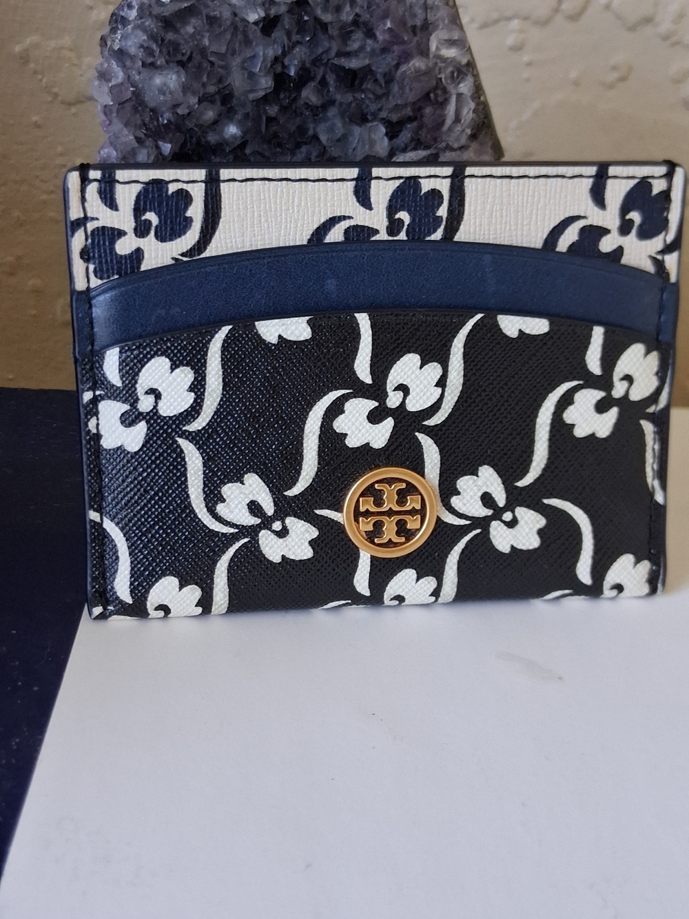 Tory Burch Black & White Floral Logo Card Holder with Gold Emblem - Picture 2 of 9